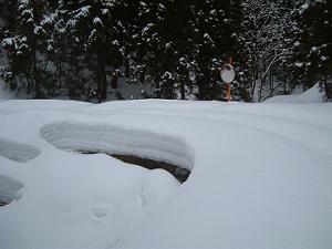 積雪1m。旧鬼坂峠の撤退は当然だった