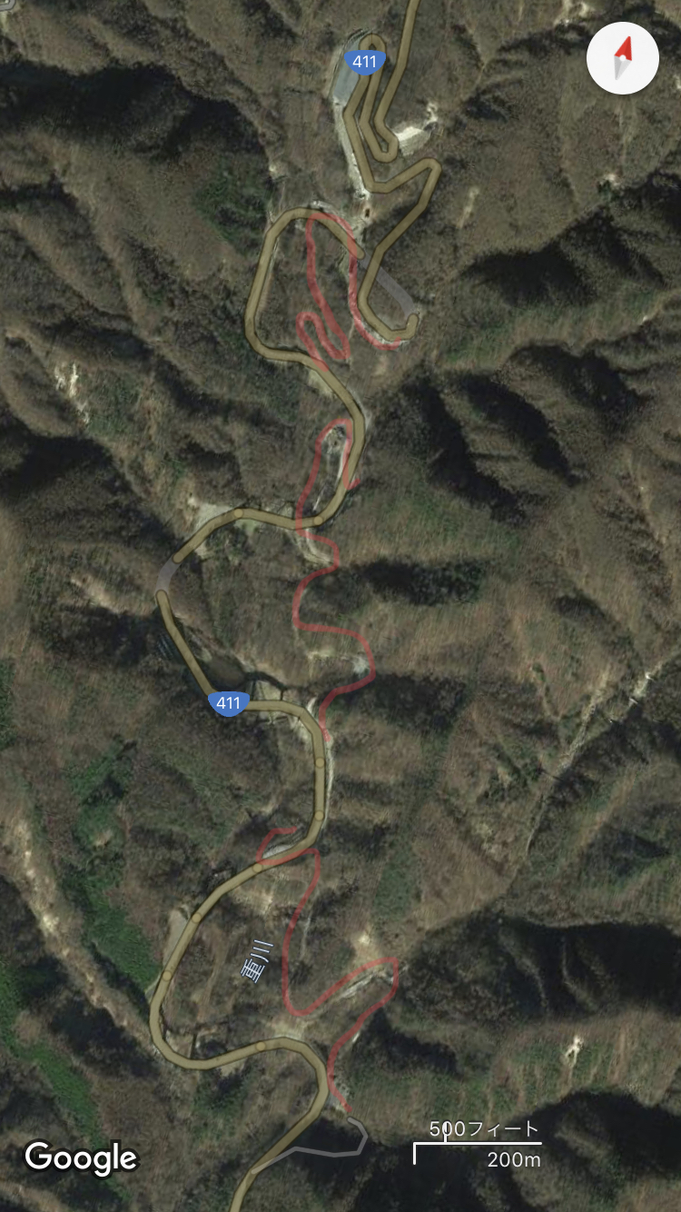 国道411号柳沢峠にある旧道 (画像サイズ: 750×1334 970kB)