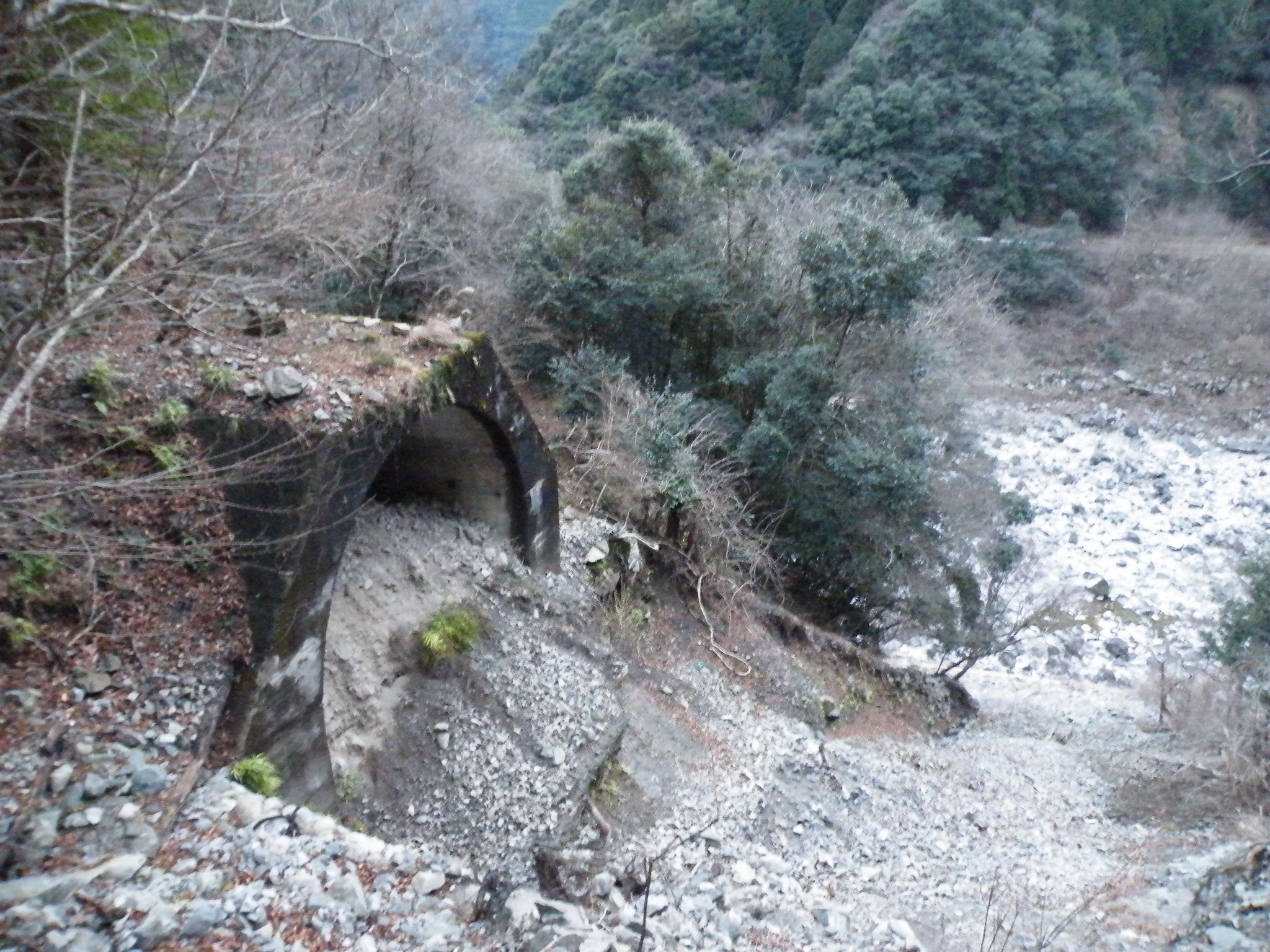 Re: 佐久間ダム工事関連道路跡？ (画像サイズ: 2048×1536 684kB)