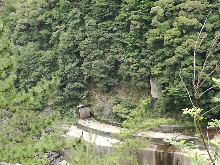 Re: 佐久間ダム工事関連道路跡？ (画像サイズ: 749×562 243kB)