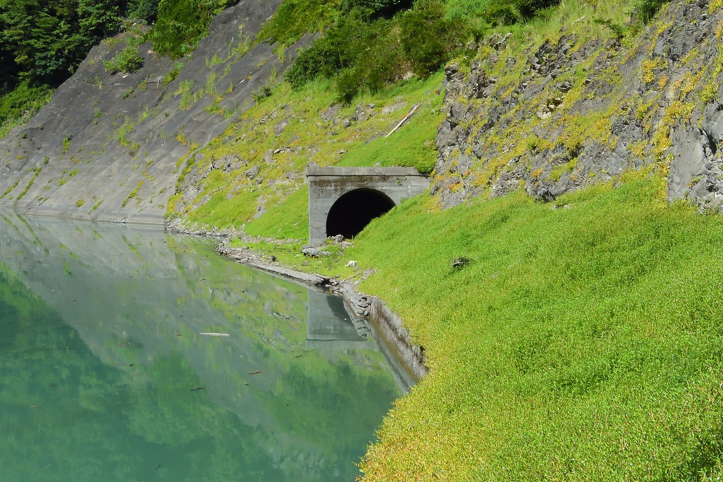 Re: 大井川鐵道接阻湖水没旧線 (画像サイズ: 1440×960 625kB)