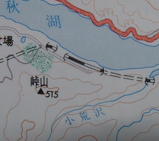 錦秋湖　名称不明のトンネル (画像サイズ: 540×480 126kB)