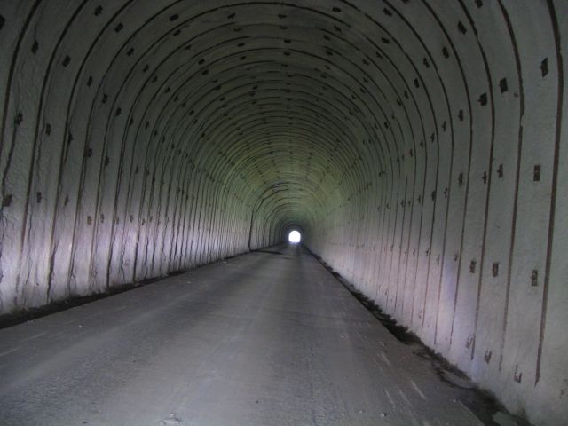 Re: 錦秋湖　名称不明のトンネル (画像サイズ: 640×480 40kB)